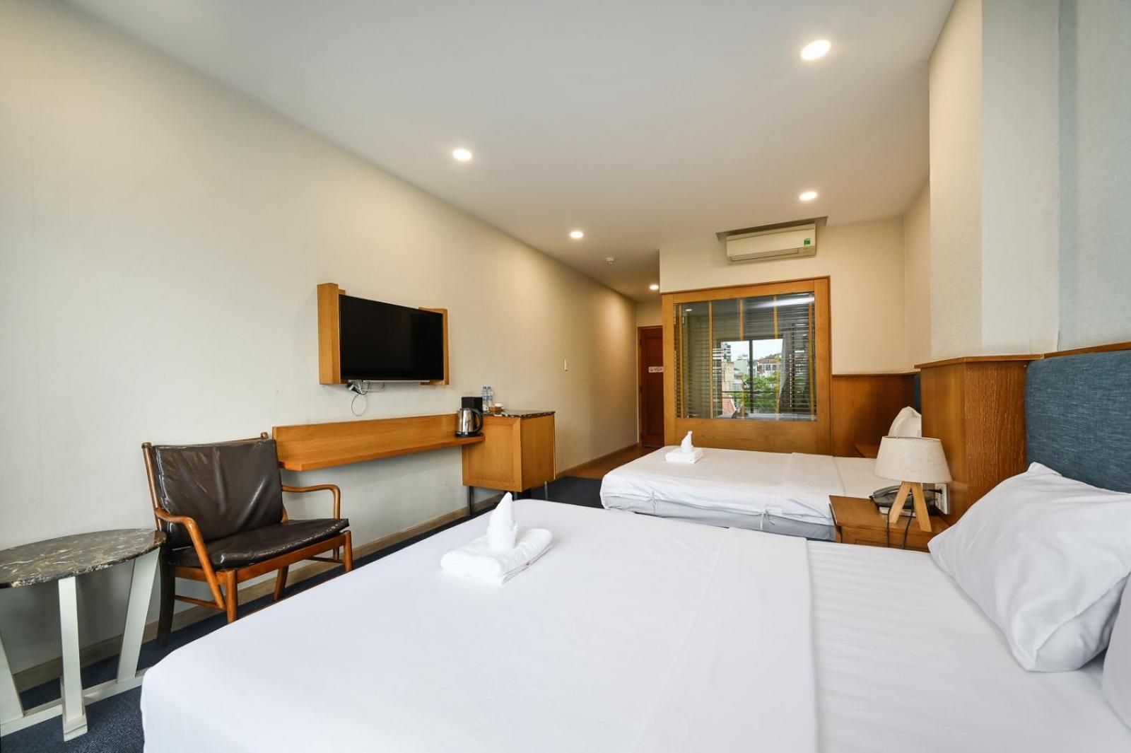 Hotel Sunshine Airport 4*