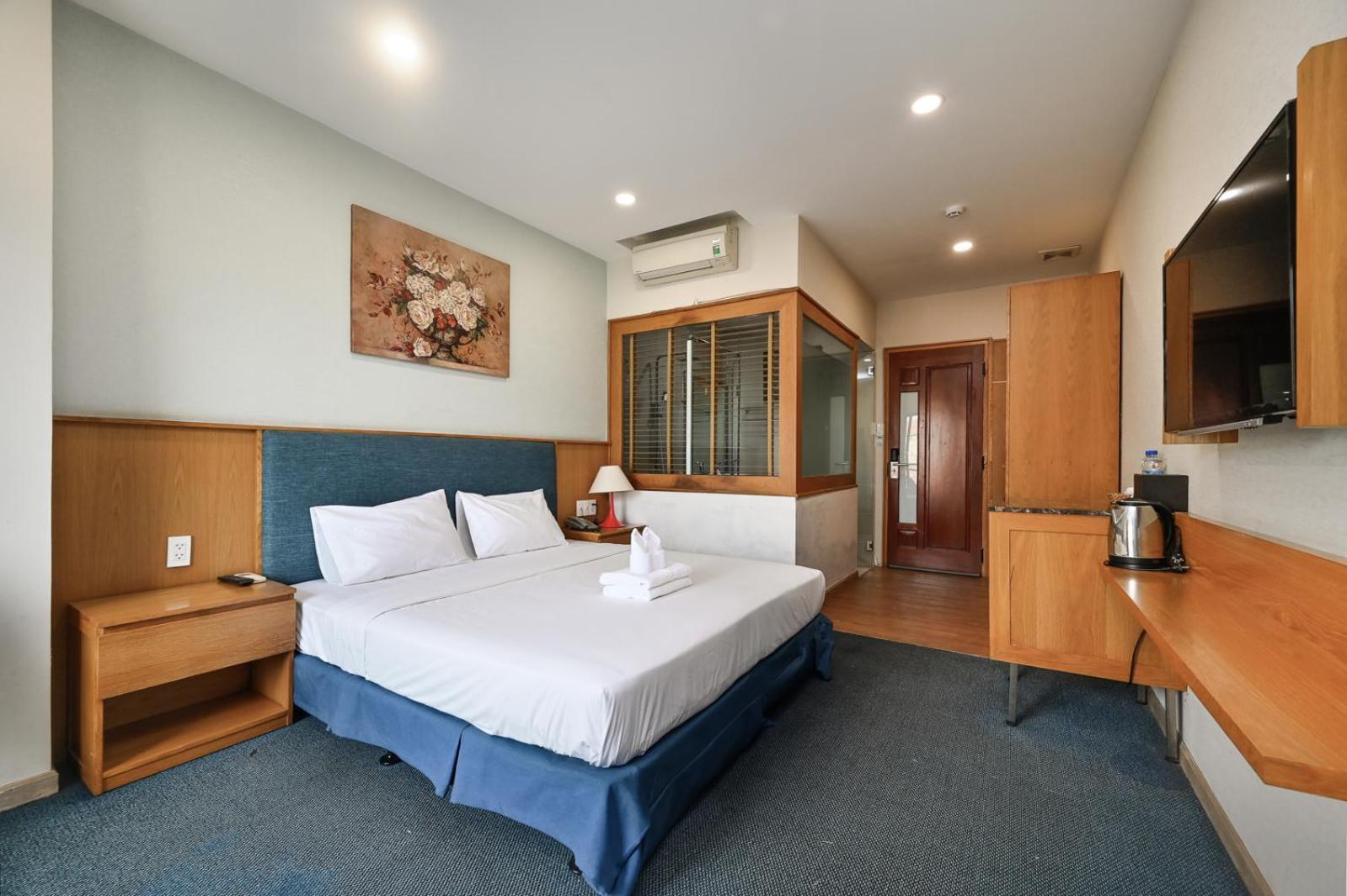 Sunshine Airport Hotel 4*