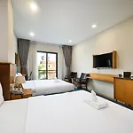 Sunshine Airport Hotel