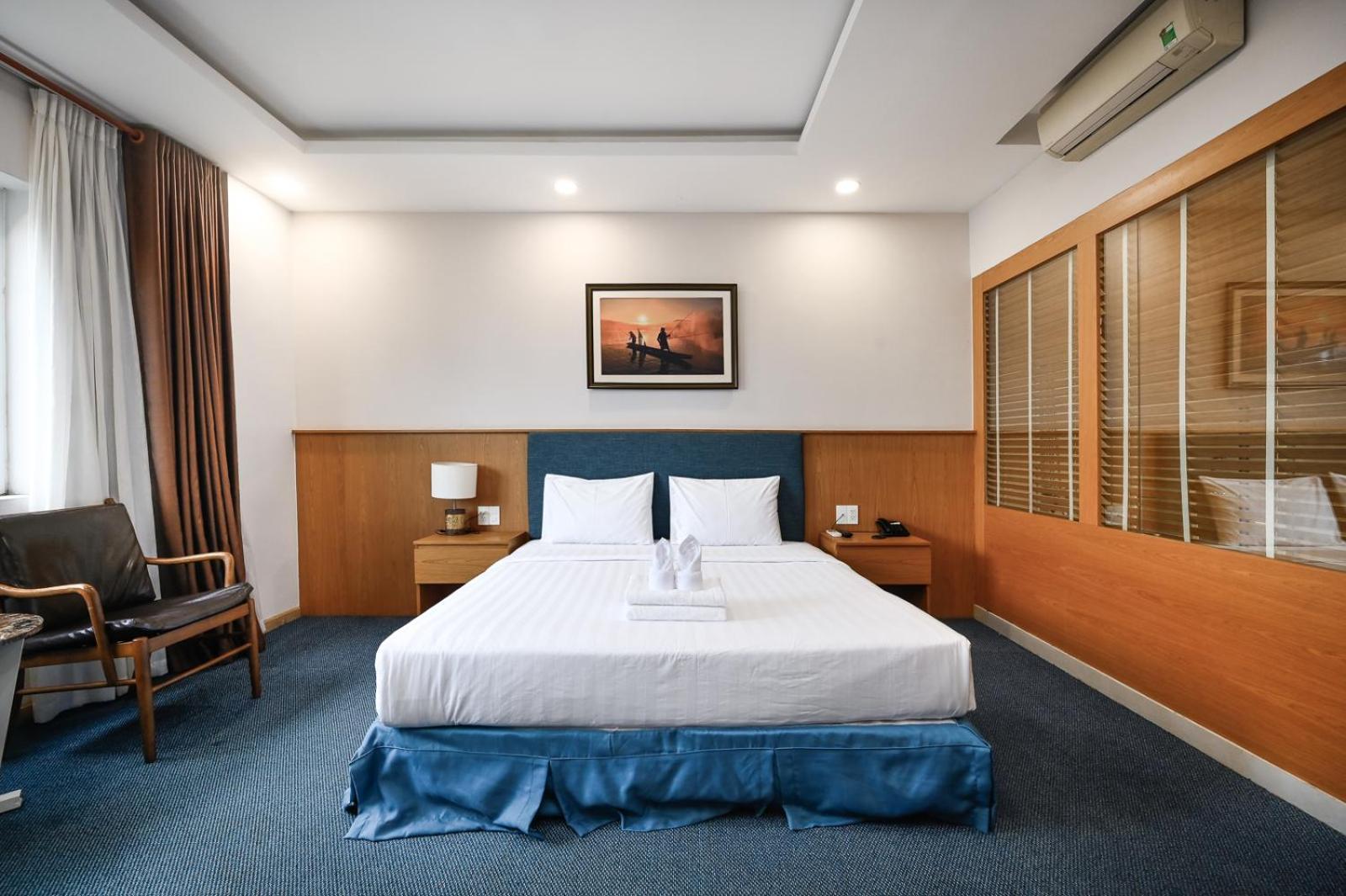 Sunshine Airport Hotel